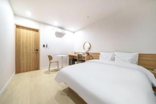 DongBaek Hotel Okpo - Geoje - 9