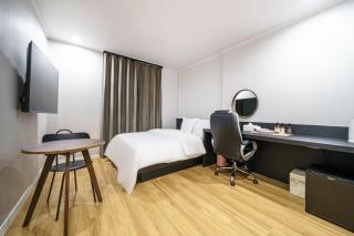 From H Dongbaek Hotel by Kwon Geoje Okpo - 5