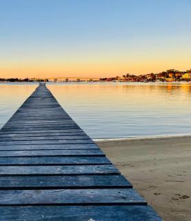 Panoramic Water View Apartment - Sylvania - 9