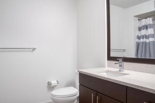 Bellevue jr 1br w gym cafe nr restaurants SEA-613 - Bellevue - 2