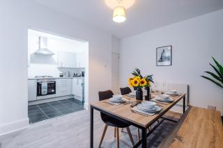 Pristine 3-bed home in Anfield by 53 Degrees Property, Ideal For Big Groups & Business, FREE parking! - Liverpool - 1