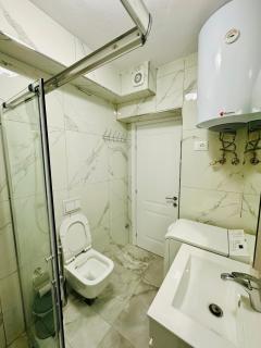 Lit Apartment - Tirana - 1