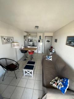La mer pour décor de fond - Saint Pierre La Mer - 7