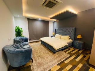 Gold Crest Luxury Apartment - Lahore - 0