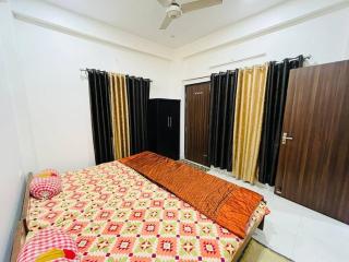 Raj Homestay- Homely Comfort - Varanasi - 7