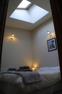 Bright spacious mews in great location - Booterstown - 3