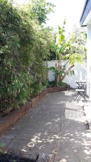 Bright spacious mews in great location - 4