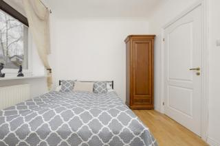 Vintage Apartment Sengera Cichego with 3 Bedrooms by Noclegi Renters - Varsavia - 2