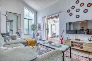 Modern Spanish House-3br-pool-solar-samrand - 2