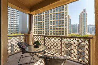 Green living chic 1 bedroom apartment - 4