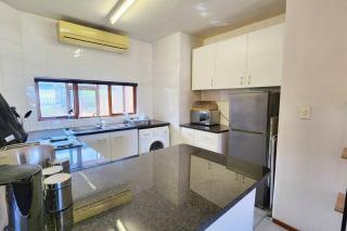 Umhlanga apmt-2 mins from beach! - Durban - 1