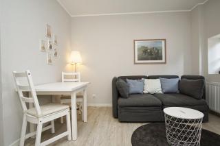 nah am Meer, ruhige Lage, gratis Nutzung vom AHOI Erlebnisbad und Sauna in Sellin - Haus Büdnerstube FeWo 2 - Middelhagen - 4