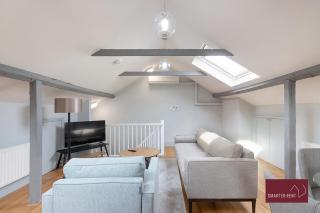 Weybridge - Refurbished Two Bedroom House - Weybridge - 6