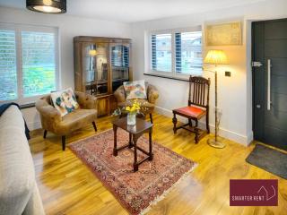 Shepperton - 3 Bedroom Home - Walton-on-Thames - 8