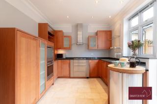 Richmond - 5 Bedroom Townhouse with Parking & Garden - 6