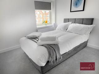 Eton, Windsor - 2 Bedroom Second Floor Apartment - With Parking - Eton - 6