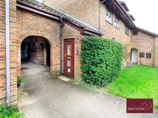 Wokingham - 2 Bedroom Maisonette - With Parking - Wokingham - 9
