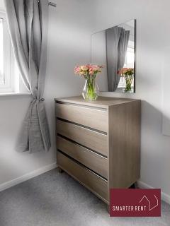 Farnborough - 2 Bedroom House - With Parking - 2
