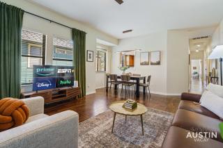 Modern Haven with King Suite and Impeccable Location - Austin - 2