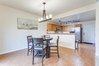 12 Mi to DIA Cozy Denver Townhome with Fireplace! - 3