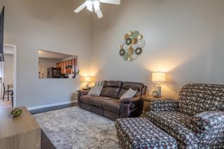 Budget-Friendly 4BR Retreat Near DT Cartersville - Cartersville - 6