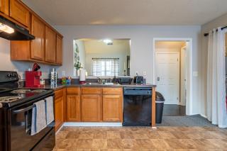 Budget-Friendly 4BR Retreat Near DT Cartersville - Cartersville - 3