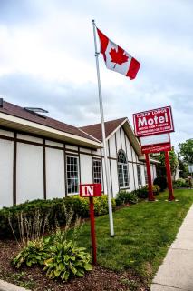 Cedar Lodge Motel - 7