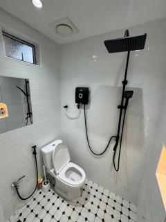 Cozy Scandinavi Guest room - Queen Bed, Free Netflix, Prime & Wi-Fi Near Bukit Mertajam - Kubang Semang - 8