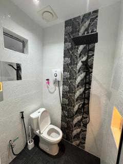 Stylish Balinimo Guest room - King Bed, Free Netflix, Prime & Wi-Fi Near Bukit Mertajam - Kubang Semang - 8
