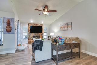 Largo Oasis with Pool and Grill 10 Min to Beach! - Largo - 9