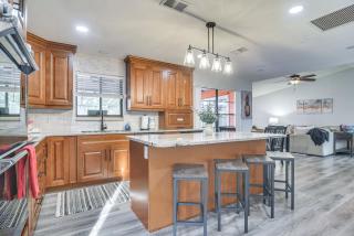 Largo Oasis with Pool and Grill 6 Mi to Beach! - Largo - 2