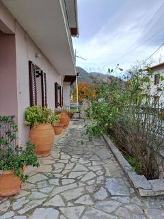 Kontolati's Mountain House - 9