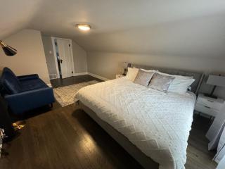 Spacious Retreat Near Convention Centers home - Des Plaines - 1