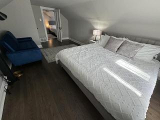 Spacious Retreat Near Convention Centers home - Des Plaines - 1