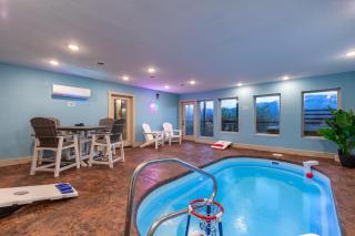 New Luxe Cabin-Great Views, Pool, Hot Tub, Theater - Sevierville - 7