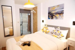 New Luxury Rooms in the Heart of London Next to Shops, Cafes, Bars & Metro with Shared Bathrooms - 1