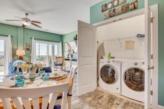 Ocean-View Apt in Emerald Isle - Walk to Beaches! - Emerald Isle - 3