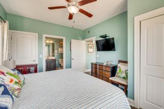 Ocean-View Apt in Emerald Isle - Walk to Beaches! - Emerald Isle - 1