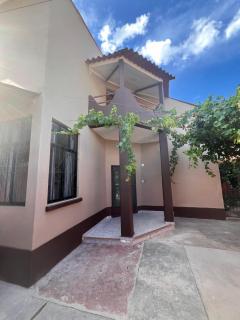 Casa Amigable y Confortable - Yacuiba - 0