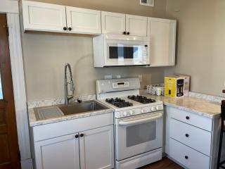 Cleneay #2 Private 3 Bed near Xavier & Downton - 8