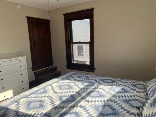 Cleneay #2 Private 3 Bed near Xavier & Downton - 2