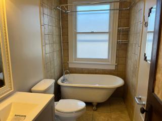 Cleneay #2 Private 3 Bed near Xavier & Downton - 1