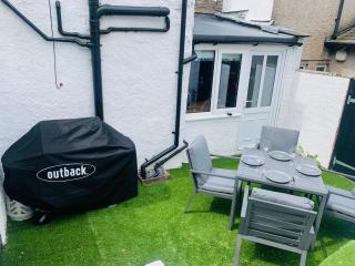 Rose Cottage, Windermere Centre, Lake Access - 8