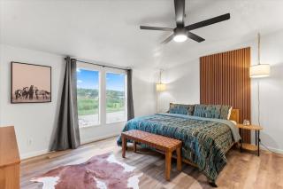 Starlight Horizon 2 Cabins JK - Pet-Friendly Texas Hill Country Cabins Near Canyon Lake - Pool, Stargazing, Sleeps 16 - 4