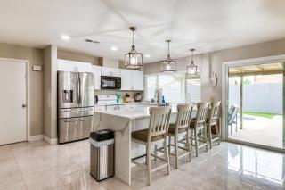 Airy Tempe Vacation Rental with Gas Grill and Pool! - Tempe - 1