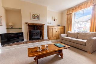 FIR TREE COTTAGE - Cosy 3 Bed Cottage in Penrhyn Bay with Beautiful Sea Views and Access to Snowdonia - 0