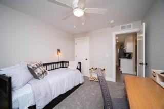 New Beautiful 3 Bedroom Condo in Bettendorf - Bettendorf - 2