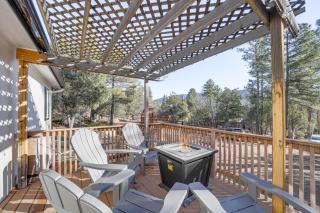 Mtn Views and Playground Family-Friendly Pine Cabin - Pine - 0