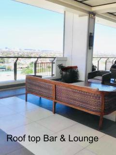 Modern style 2BR Condo Good for 6 Packs Near NAIA - Manila - 1