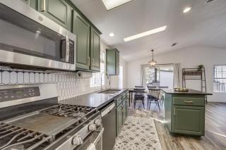 Mtn Views and Playground Family-Friendly Pine Cabin - Pine - 1